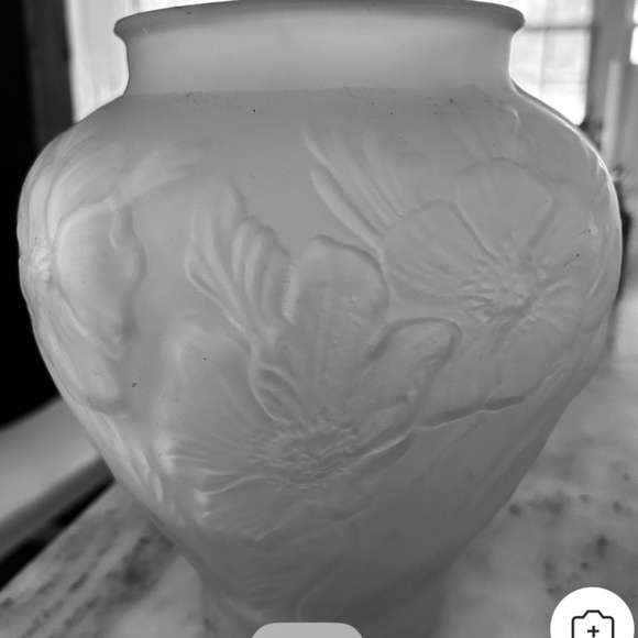Raised Poppy Vase - Satin Glass - Tiffin Glass Company